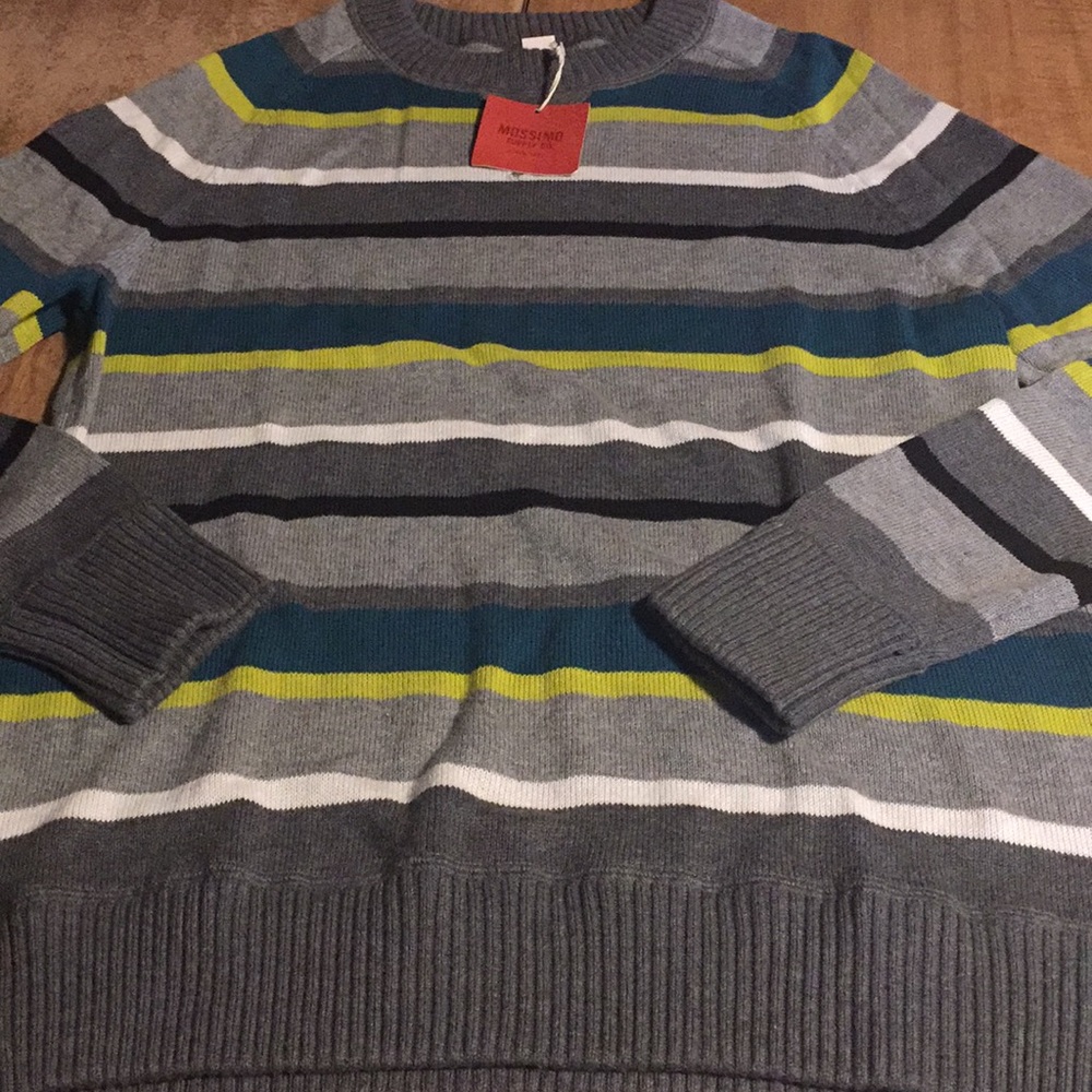 Men’s mossimo sweater “NEW”